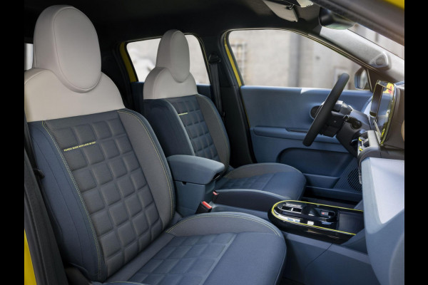 Fiat Grande Panda La Prima 11 kW 44 kWh | Private Lease actie € 374,-*  | Uit voorraad leverbaar | Clima | Cruise | Camera | Apple Carplay | 17" | Navi | Winter Pack