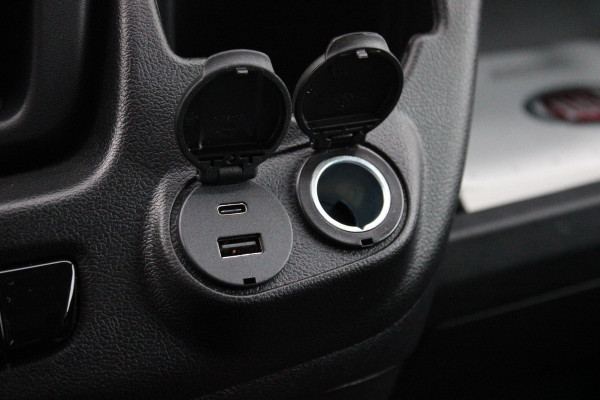 Fiat Ducato 33 2.2 MultiJet 140PK L3H2 | ACHTERUITRIJ CAMERA | APPLE CARPLAY/ANDROID AUTO | 3-ZITS | CRUISE CONTROL | CLIMATE CONTROL | DAB+ RADIO | NIEUWE BUS! | DODEHOEK DETECTIE |