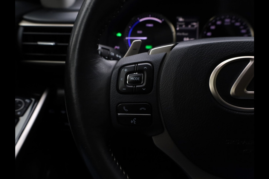 Lexus IS 300h Hybrid Business Line | Safety Pack | Leder | Stoelverwarmin