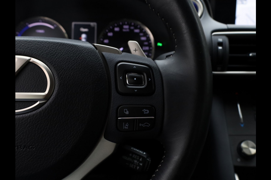 Lexus IS 300h Hybrid Business Line | Safety Pack | Leder | Stoelverwarmin
