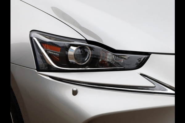 Lexus IS 300h Hybrid Business Line | Safety Pack | Leder | Stoelverwarmin