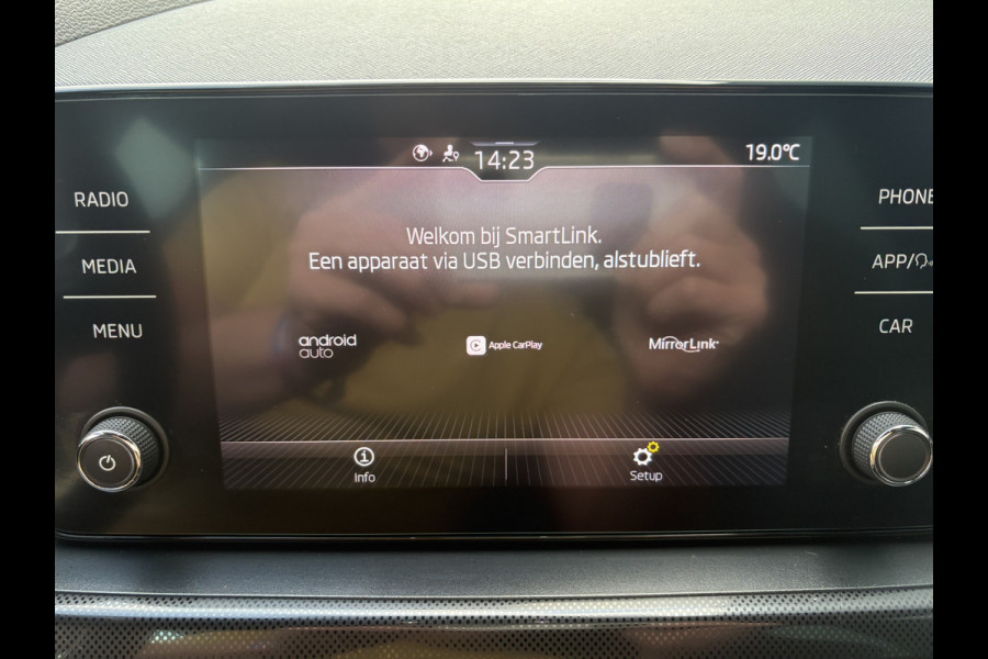 Škoda SCALA 1.0 TSi Sport Business CLIMA/CRUISE/CARPLAY/DAB/PDC/18INCH/TREKHAAK