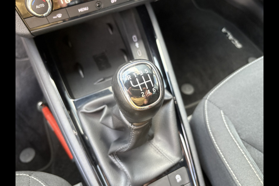 Škoda SCALA 1.0 TSi Sport Business CLIMA/CRUISE/CARPLAY/DAB/PDC/18INCH/TREKHAAK