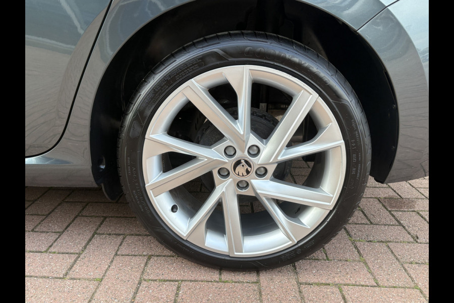 Škoda SCALA 1.0 TSi Sport Business CLIMA/CRUISE/CARPLAY/DAB/PDC/18INCH/TREKHAAK