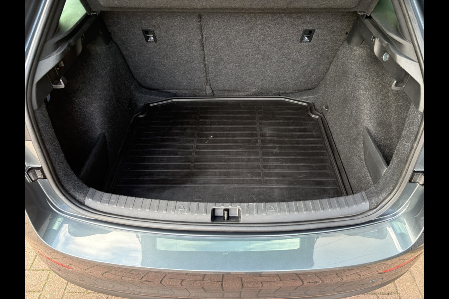 Škoda SCALA 1.0 TSi Sport Business CLIMA/CRUISE/CARPLAY/DAB/PDC/18INCH/TREKHAAK