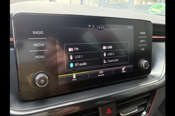 Škoda SCALA 1.0 TSi Sport Business CLIMA/CRUISE/CARPLAY/DAB/PDC/18INCH/TREKHAAK