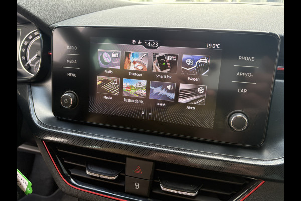 Škoda SCALA 1.0 TSi Sport Business CLIMA/CRUISE/CARPLAY/DAB/PDC/18INCH/TREKHAAK