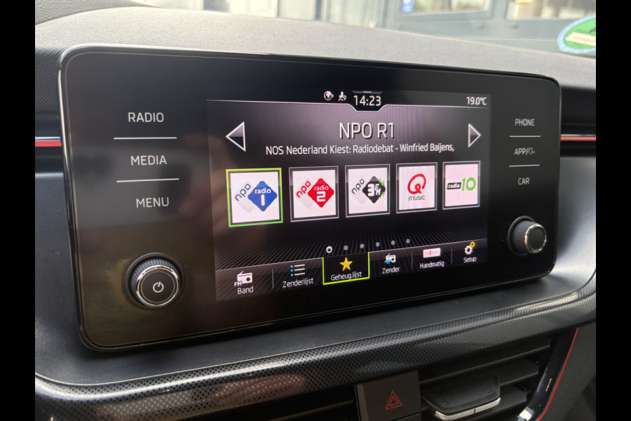 Škoda SCALA 1.0 TSi Sport Business CLIMA/CRUISE/CARPLAY/DAB/PDC/18INCH/TREKHAAK