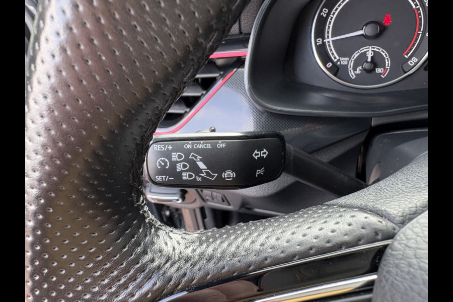 Škoda SCALA 1.0 TSi Sport Business CLIMA/CRUISE/CARPLAY/DAB/PDC/18INCH/TREKHAAK