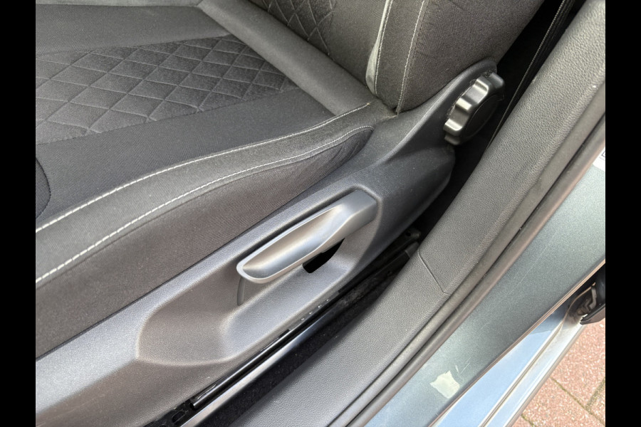 Škoda SCALA 1.0 TSi Sport Business CLIMA/CRUISE/CARPLAY/DAB/PDC/18INCH/TREKHAAK