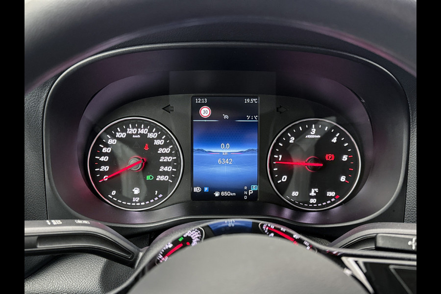 Mercedes-Benz Vito 116 CDI L2 Pro Led voor + achter Parkeerpakket Achterklep Trekhaak Achteruitrijcamera Apple Carplay/Android Auto Betimmering Cru