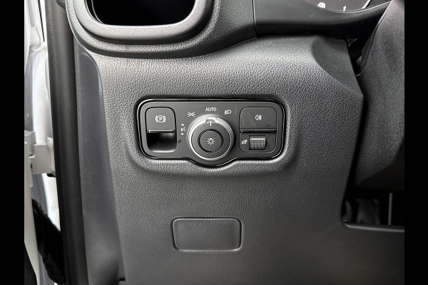 Mercedes-Benz Vito 116 CDI L2 Pro Led voor + achter Parkeerpakket Achterklep Trekhaak Achteruitrijcamera Apple Carplay/Android Auto Betimmering Cru