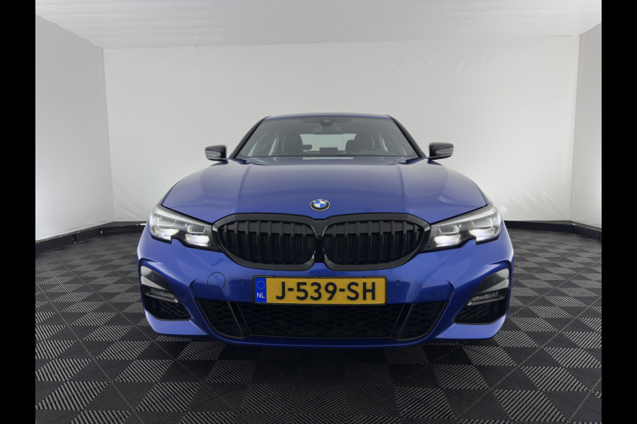 BMW 3-serie 320i M-Sportpack High Executive (INCL-BTW) *LEATHER-ALCANTARA | FULL-LED | DIGI-COCKPIT | HEATED-SPORTSEATS | BLIND-SPOT | HIFI-SOUND | KEYLESS | NAVI-FULLMAP | ECC | PDC | CRUISE | AMBIENT-LIGHT | SHIFT-PADDLES | 20''ALU*