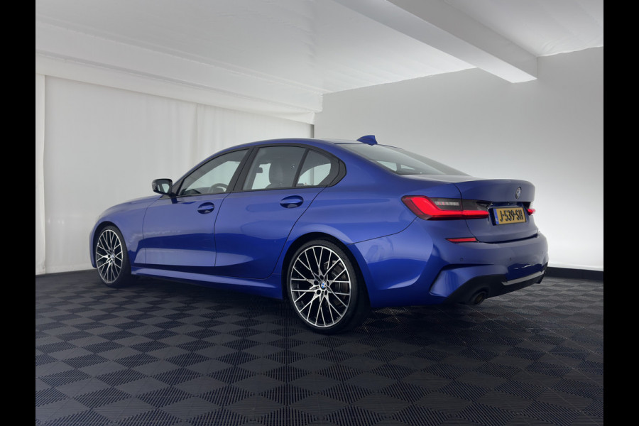 BMW 3-serie 320i M-Sportpack High Executive (INCL-BTW) *LEATHER-ALCANTARA | FULL-LED | DIGI-COCKPIT | HEATED-SPORTSEATS | BLIND-SPOT | HIFI-SOUND | KEYLESS | NAVI-FULLMAP | ECC | PDC | CRUISE | AMBIENT-LIGHT | SHIFT-PADDLES | 20''ALU*