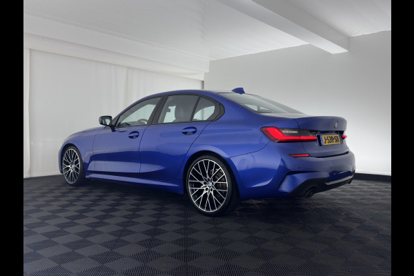 BMW 3-serie 320i M-Sportpack High Executive (INCL-BTW) *LEATHER-ALCANTARA | FULL-LED | DIGI-COCKPIT | HEATED-SPORTSEATS | BLIND-SPOT | HIFI-SOUND | KEYLESS | NAVI-FULLMAP | ECC | PDC | CRUISE | AMBIENT-LIGHT | SHIFT-PADDLES | 20''ALU*