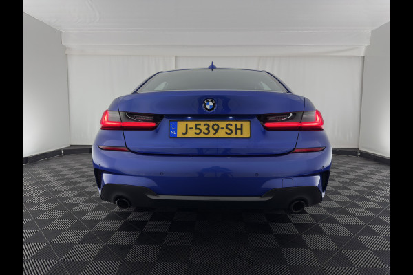 BMW 3-serie 320i M-Sportpack High Executive (INCL-BTW) *LEATHER-ALCANTARA | FULL-LED | DIGI-COCKPIT | HEATED-SPORTSEATS | BLIND-SPOT | HIFI-SOUND | KEYLESS | NAVI-FULLMAP | ECC | PDC | CRUISE | AMBIENT-LIGHT | SHIFT-PADDLES | 20''ALU*