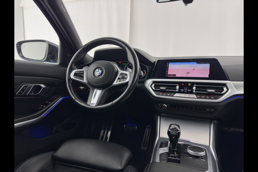 BMW 3-serie 320i M-Sportpack High Executive (INCL-BTW) *LEATHER-ALCANTARA | FULL-LED | DIGI-COCKPIT | HEATED-SPORTSEATS | BLIND-SPOT | HIFI-SOUND | KEYLESS | NAVI-FULLMAP | ECC | PDC | CRUISE | AMBIENT-LIGHT | SHIFT-PADDLES | 20''ALU*