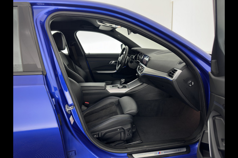 BMW 3-serie 320i M-Sportpack High Executive (INCL-BTW) *LEATHER-ALCANTARA | FULL-LED | DIGI-COCKPIT | HEATED-SPORTSEATS | BLIND-SPOT | HIFI-SOUND | KEYLESS | NAVI-FULLMAP | ECC | PDC | CRUISE | AMBIENT-LIGHT | SHIFT-PADDLES | 20''ALU*