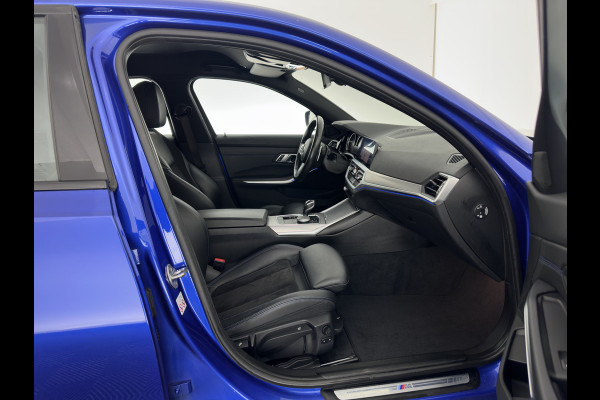 BMW 3-serie 320i M-Sportpack High Executive (INCL-BTW) *LEATHER-ALCANTARA | FULL-LED | DIGI-COCKPIT | HEATED-SPORTSEATS | BLIND-SPOT | HIFI-SOUND | KEYLESS | NAVI-FULLMAP | ECC | PDC | CRUISE | AMBIENT-LIGHT | SHIFT-PADDLES | 20''ALU*