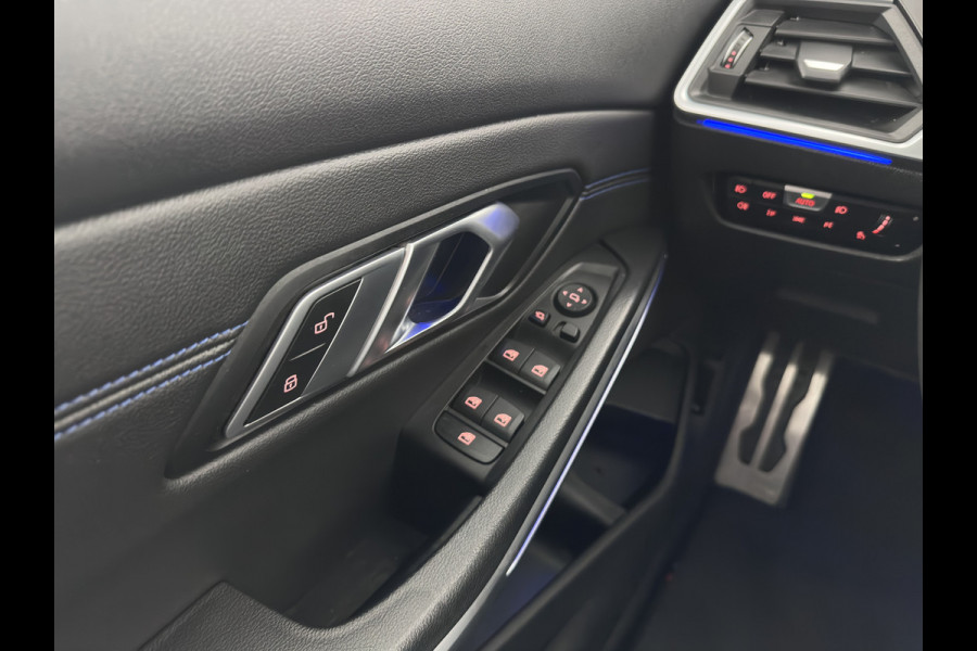 BMW 3-serie 320i M-Sportpack High Executive (INCL-BTW) *LEATHER-ALCANTARA | FULL-LED | DIGI-COCKPIT | HEATED-SPORTSEATS | BLIND-SPOT | HIFI-SOUND | KEYLESS | NAVI-FULLMAP | ECC | PDC | CRUISE | AMBIENT-LIGHT | SHIFT-PADDLES | 20''ALU*