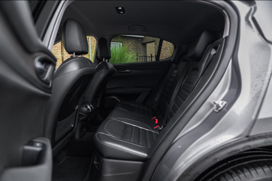 Alfa Romeo Stelvio 2.0 T AWD Super First Edition 280 PK Leder Camera Keyless Stoel/Stuurverw. Elek Klep 20''