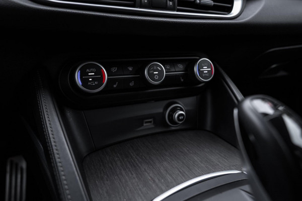 Alfa Romeo Stelvio 2.0 T AWD Super First Edition 280 PK Leder Camera Keyless Stoel/Stuurverw. Elek Klep 20''