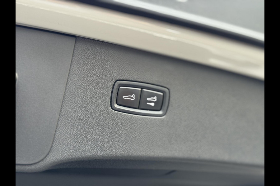 Porsche Cayenne Coupé 3.0 E-Hybrid / Fabrieksgarantie / Matrix Koplampen / 4 Wielbesturing / Chrono Pakket / Leder / Adaptieve Cruise Control / 21 Inch / Trekhaak / Bose / Stoelverwarming voor+achter / Panoramadak / Luchtvering