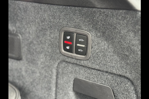 Porsche Cayenne Coupé 3.0 E-Hybrid / Fabrieksgarantie / Matrix Koplampen / 4 Wielbesturing / Chrono Pakket / Leder / Adaptieve Cruise Control / 21 Inch / Trekhaak / Bose / Stoelverwarming voor+achter / Panoramadak / Luchtvering