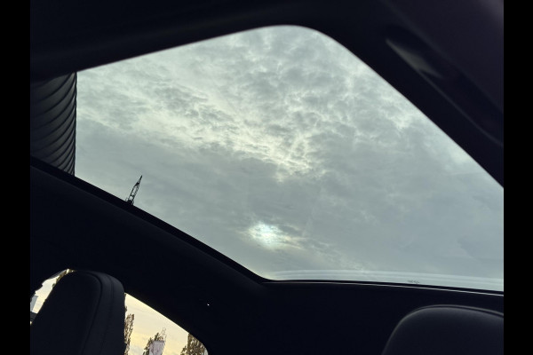 Porsche Cayenne Coupé 3.0 E-Hybrid / Fabrieksgarantie / Matrix Koplampen / 4 Wielbesturing / Chrono Pakket / Leder / Adaptieve Cruise Control / 21 Inch / Trekhaak / Bose / Stoelverwarming voor+achter / Panoramadak / Luchtvering