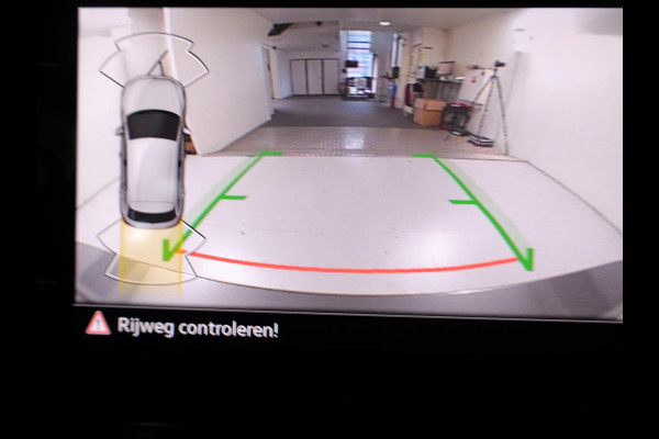 Volkswagen T-Roc 1.5 TSI R-Line 150 PK DSG | Navigatie | Trekhaak afneembaar | ErgoActive Stoel Pakket | Parkeercamera |