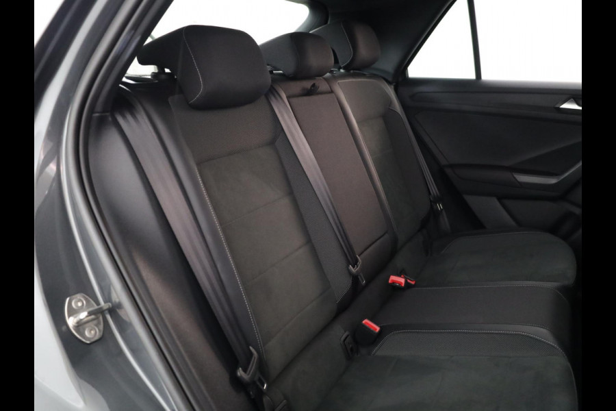 Volkswagen T-Roc 1.5 TSI R-Line 150 PK DSG | Navigatie | Trekhaak afneembaar | ErgoActive Stoel Pakket | Parkeercamera |