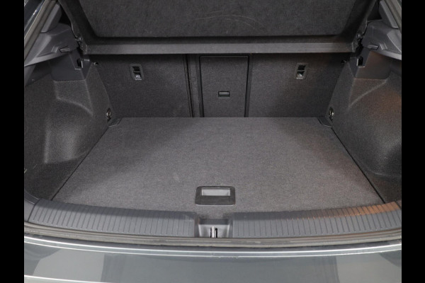 Volkswagen T-Roc 1.5 TSI R-Line 150 PK DSG | Navigatie | Trekhaak afneembaar | ErgoActive Stoel Pakket | Parkeercamera |