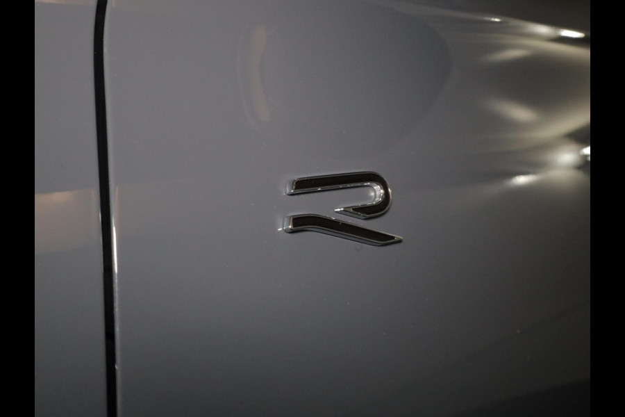 Volkswagen Tiguan 1.5 eHybrid R-Line Edition 272 pk Automaat (DSG) | Verlengde garantie | Navigatie | Parkeersensoren (Park assist) | Rondomzicht camera | Stoelverwarming v/a | Black Style pakket | R-Line |