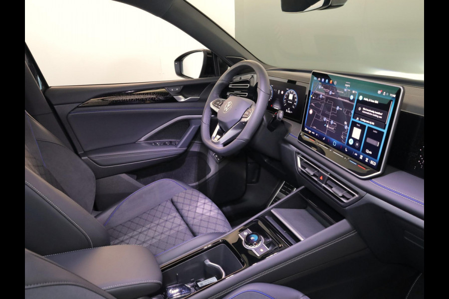 Volkswagen Tiguan 1.5 eHybrid R-Line Edition 272 pk Automaat (DSG) | Verlengde garantie | Navigatie | Parkeersensoren (Park assist) | Rondomzicht camera | Stoelverwarming v/a | Black Style pakket | R-Line |