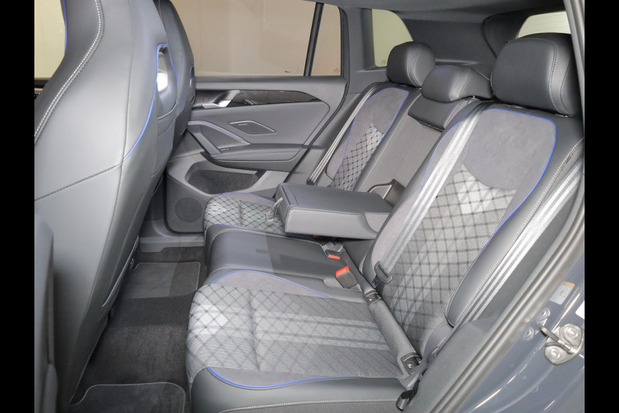 Volkswagen Tiguan 1.5 eHybrid R-Line Edition 272 pk Automaat (DSG) | Verlengde garantie | Navigatie | Parkeersensoren (Park assist) | Rondomzicht camera | Stoelverwarming v/a | Black Style pakket | R-Line |