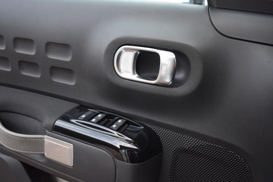 Citroën C3 1.2 PureTech S&S 110 PK Aut. Shine | Panodak | Carplay | Stoelverw. | Incl. garantie