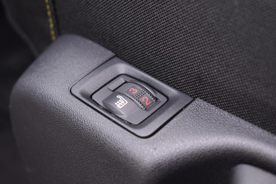 Citroën C3 1.2 PureTech S&S 110 PK Aut. Shine | Panodak | Carplay | Stoelverw. | Incl. garantie