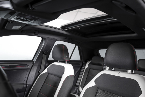 Volkswagen T-Roc 2.0 TSI 190 PK 4Motion Sport - Automaat Orig. NL | S/K-Panodak | Adapt. Cruise | Stoelverw. | PDC | NAV + App. Connect | ECC | Afn. Trekhaak | DAB | LM 17" |