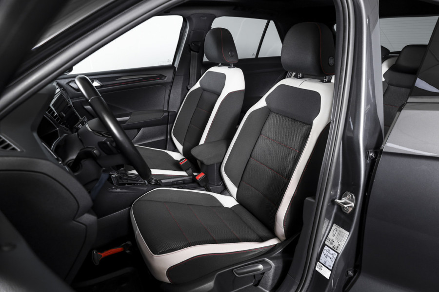 Volkswagen T-Roc 2.0 TSI 190 PK 4Motion Sport - Automaat Orig. NL | S/K-Panodak | Adapt. Cruise | Stoelverw. | PDC | NAV + App. Connect | ECC | Afn. Trekhaak | DAB | LM 17" |