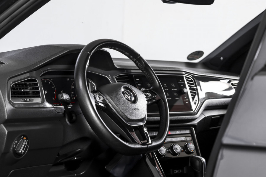 Volkswagen T-Roc 2.0 TSI 190 PK 4Motion Sport - Automaat Orig. NL | S/K-Panodak | Adapt. Cruise | Stoelverw. | PDC | NAV + App. Connect | ECC | Afn. Trekhaak | DAB | LM 17" |
