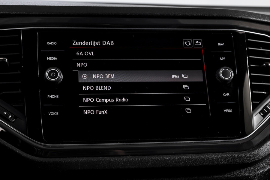 Volkswagen T-Roc 2.0 TSI 190 PK 4Motion Sport - Automaat Orig. NL | S/K-Panodak | Adapt. Cruise | Stoelverw. | PDC | NAV + App. Connect | ECC | Afn. Trekhaak | DAB | LM 17" |