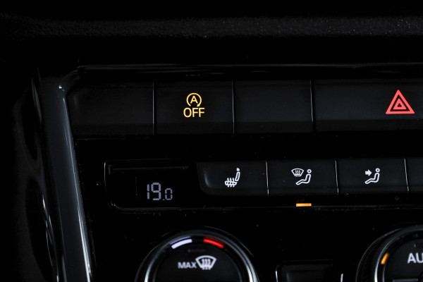 Volkswagen T-Roc 2.0 TSI 190 PK 4Motion Sport - Automaat Orig. NL | S/K-Panodak | Adapt. Cruise | Stoelverw. | PDC | NAV + App. Connect | ECC | Afn. Trekhaak | DAB | LM 17" |