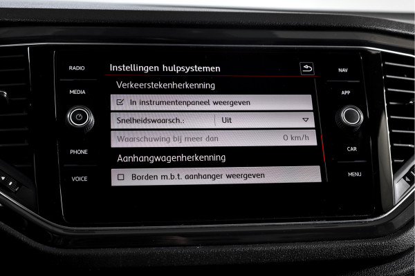 Volkswagen T-Roc 2.0 TSI 190 PK 4Motion Sport - Automaat Orig. NL | S/K-Panodak | Adapt. Cruise | Stoelverw. | PDC | NAV + App. Connect | ECC | Afn. Trekhaak | DAB | LM 17" |