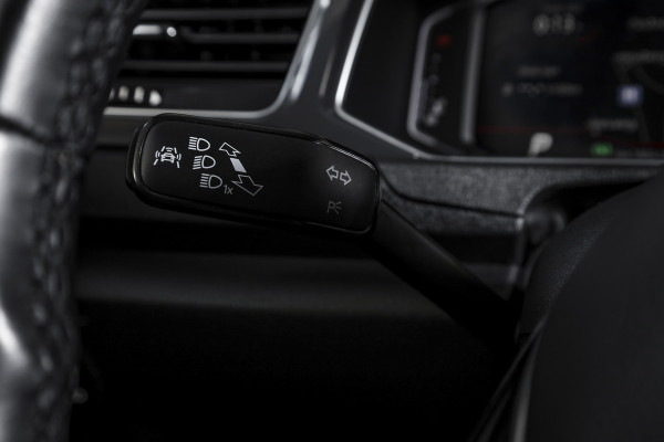 Volkswagen T-Roc 2.0 TSI 190 PK 4Motion Sport - Automaat Orig. NL | S/K-Panodak | Adapt. Cruise | Stoelverw. | PDC | NAV + App. Connect | ECC | Afn. Trekhaak | DAB | LM 17" |