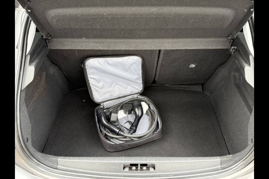 Opel CORSA-E Elegance 50 kWh | SOH 90% | Dealeronderhouden | Apple Carplay | 1e eigenaar