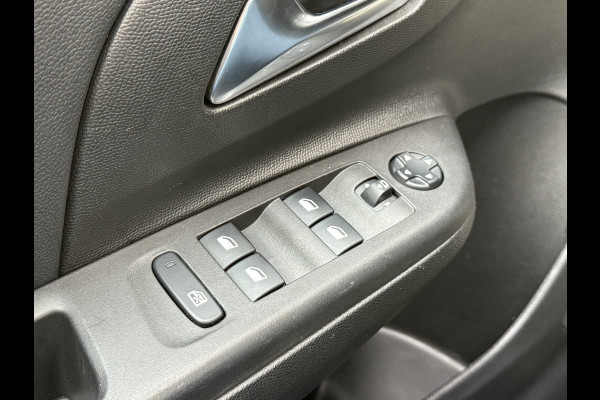 Opel CORSA-E Elegance 50 kWh | SOH 90% | Dealeronderhouden | Apple Carplay | 1e eigenaar
