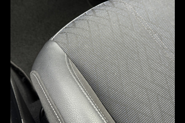 Opel CORSA-E Elegance 50 kWh | SOH 90% | Dealeronderhouden | Apple Carplay | 1e eigenaar