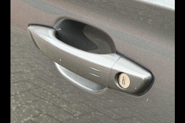 Opel CORSA-E Elegance 50 kWh | SOH 90% | Dealeronderhouden | Apple Carplay | 1e eigenaar