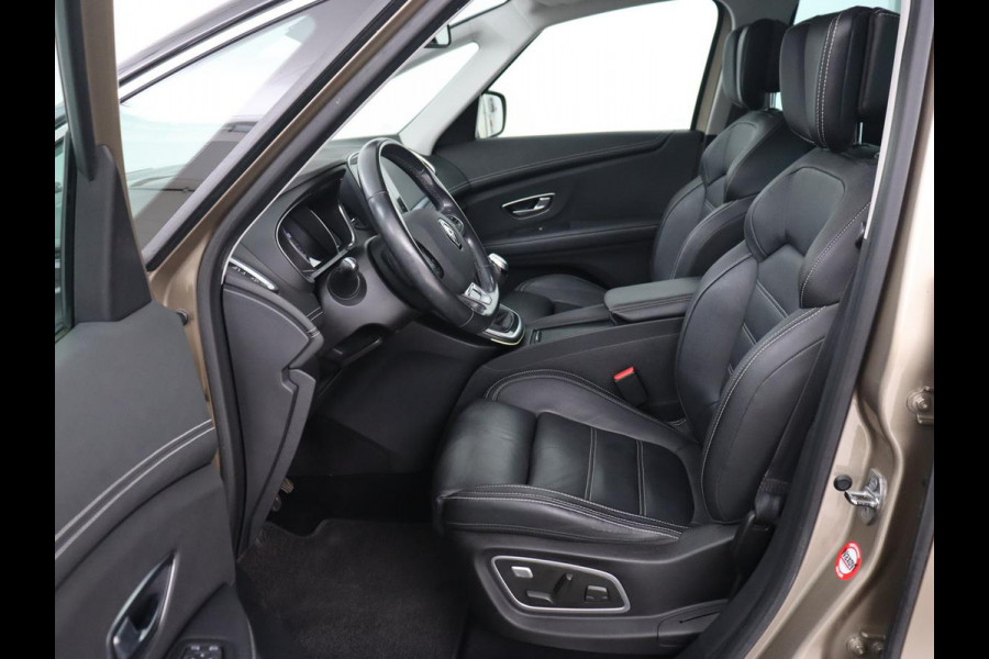 Renault Scénic 1.3 TCe Bose | Leder | Trekhaak | Stoel & stuurverwarming | Head-Up | Camera | Massage | Carplay | Navigatie | Full LED | Park Assist | Climate control | Cruise control