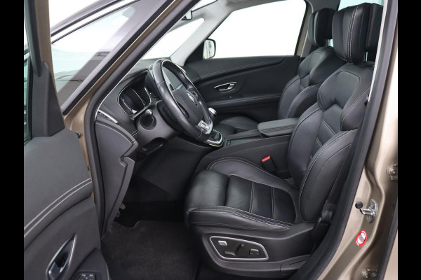 Renault Scénic 1.3 TCe Bose | Leder | Trekhaak | Stoel & stuurverwarming | Head-Up | Camera | Massage | Carplay | Navigatie | Full LED | Park Assist | Climate control | Cruise control